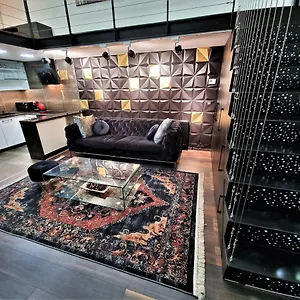 Goldcentral Art B6 Apartamento